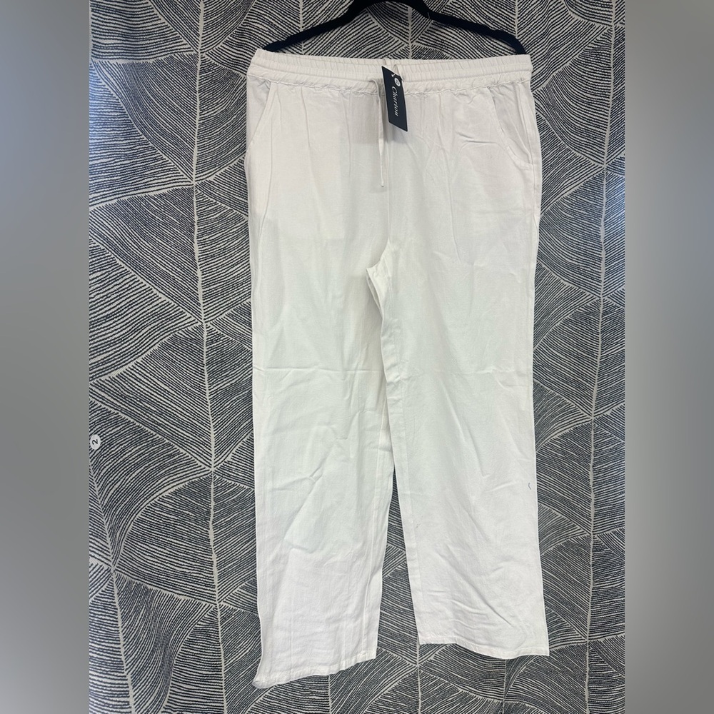 White Casual capri pants size S.  <<<<57>>>>>